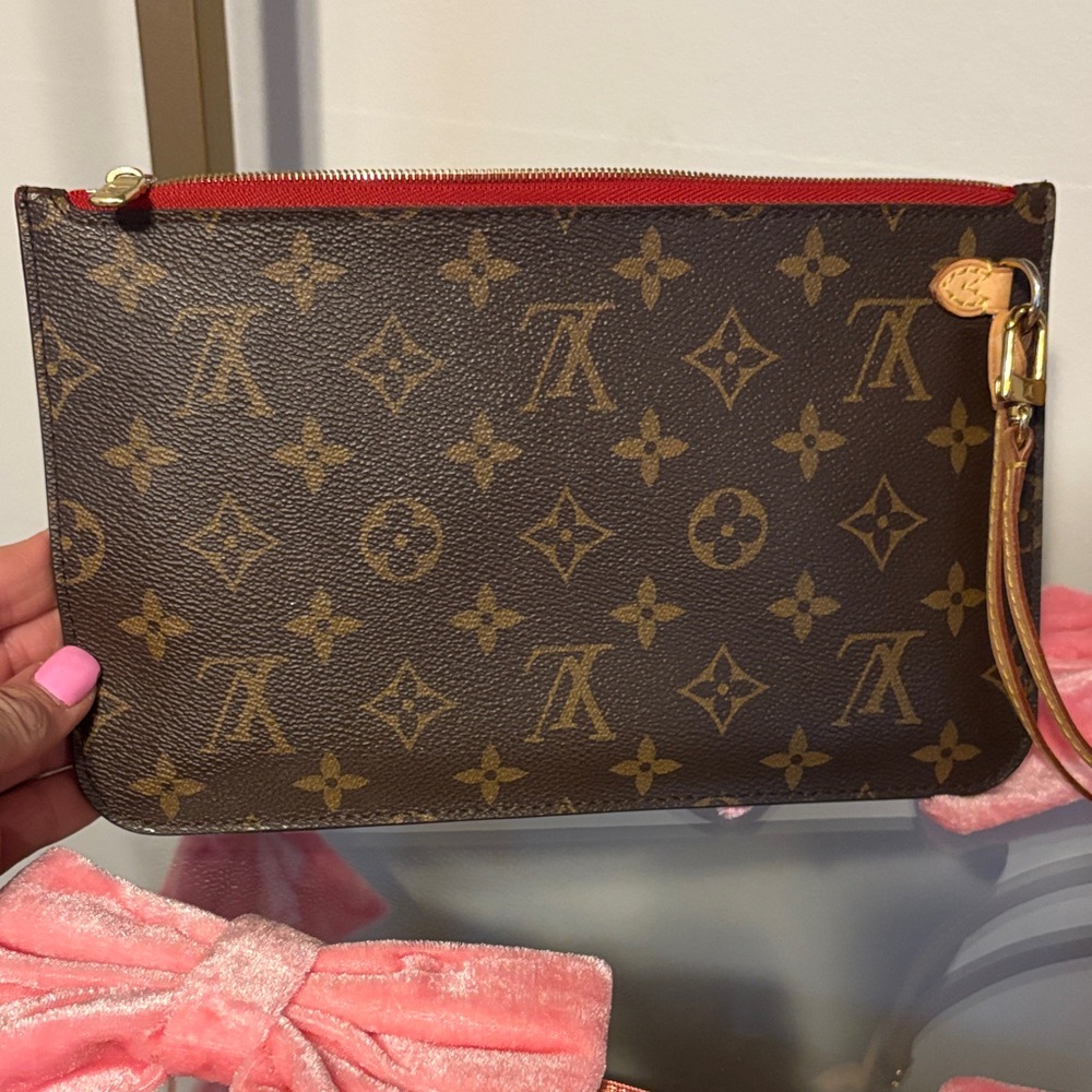 Louis Vuitton Brown and Gold Monogram Wristlet - Picture 7 of 7